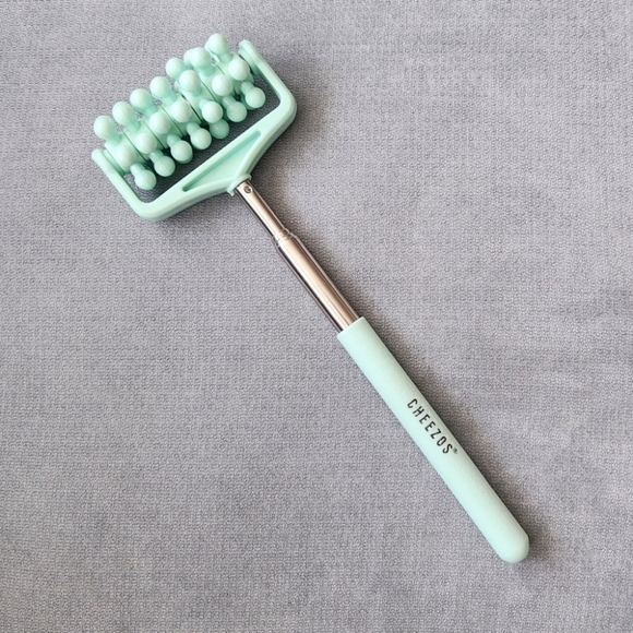 Cheezos Extendable Back Massager - Picture 3 of 5